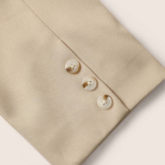 BloomChic Plus Size 2XL Suit Collar Flap Detail Blazer us 18-20 - Picture 5 of 8